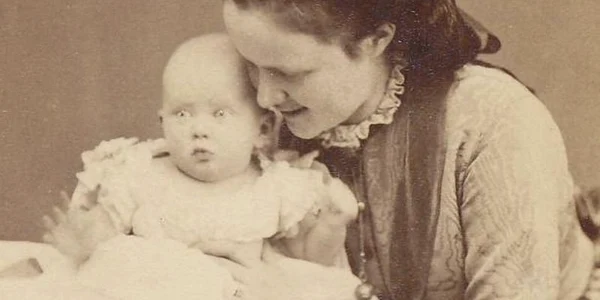 Regina Elisabeta si principesa Maria FOTO MNIR jpg
