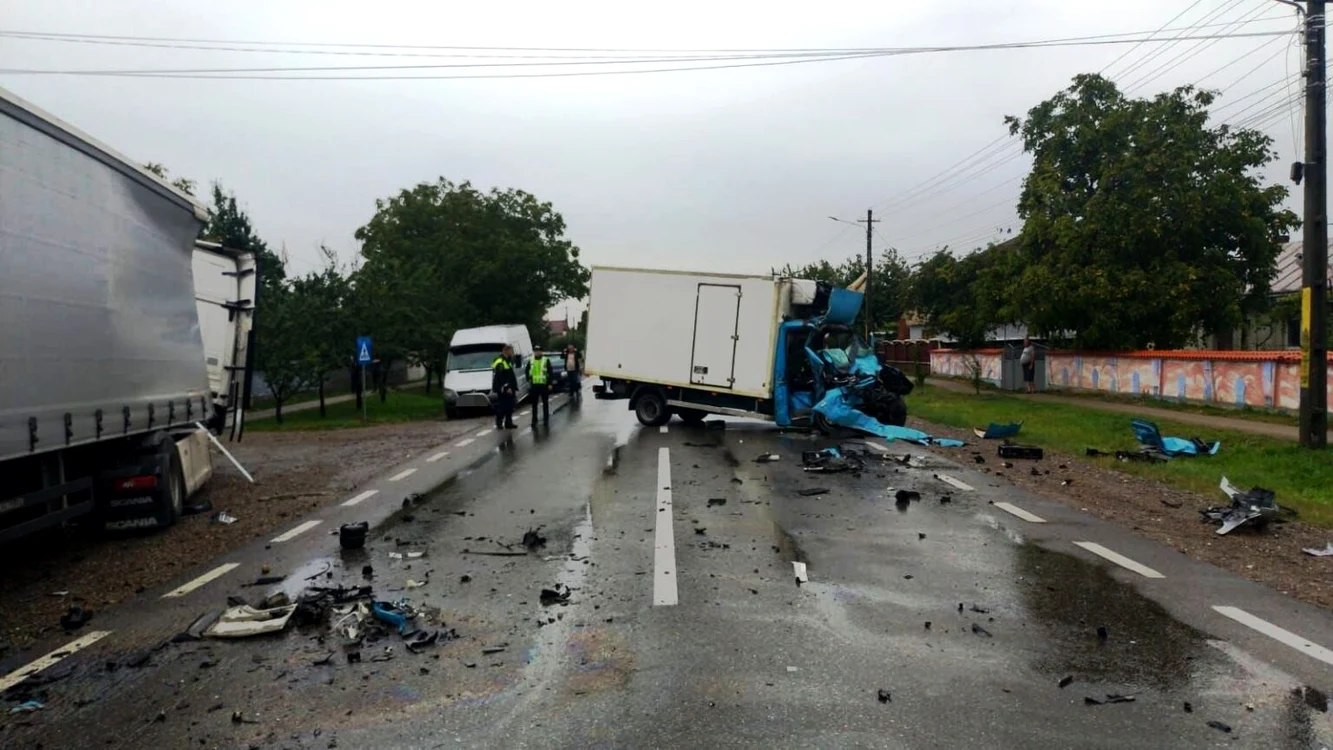 O adolescentă a murit pe loc în accident FOTO ISU Neamț