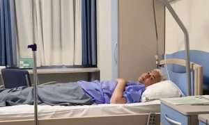 Monica Anghel face recuperare după operația la coloană