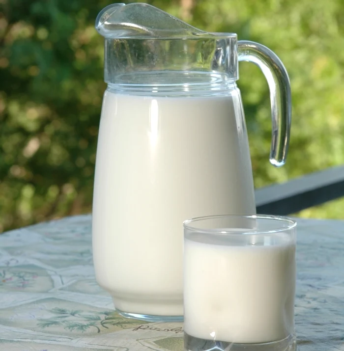 
    După vârsta de 2 sau chiar 10 ani, unele persoane nu mai tolerează laptele sau produsele lactate.www.clicksanatate.ro  