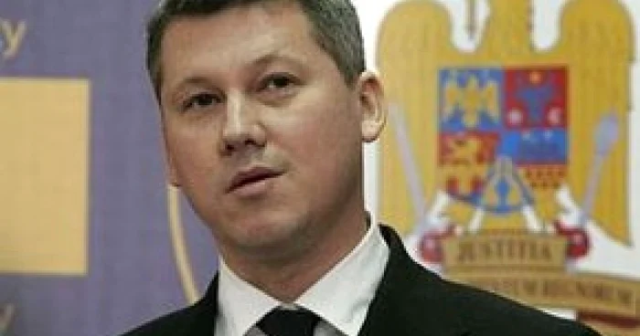 Magistraţii grevişti, ameninţaţi la leafă