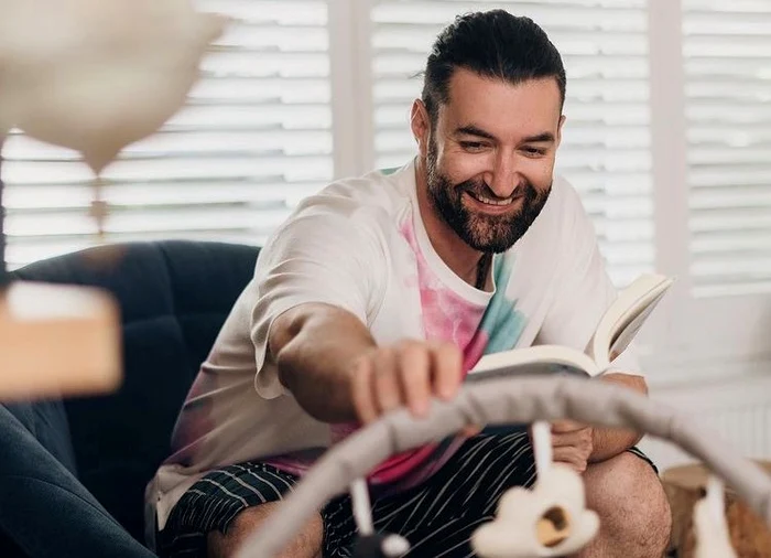 
    Smiley a devenit expert în spălatul biberoanelorfoto: arhiva personală/Instagram  