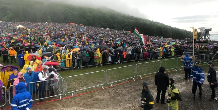 Aproximativ 100.000 de pelerini s-au înscris pe platforma online pentru a participa la Liturghia de la Şumuleu Ciuc