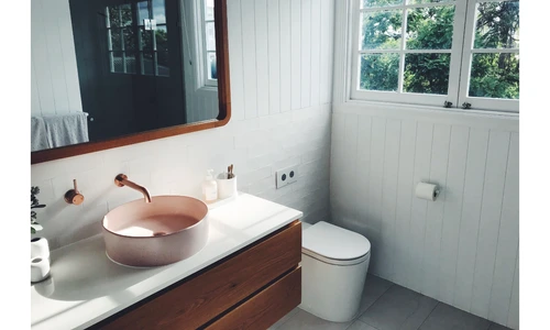 Cum sa profiti la maximum de spatiul dintr o baie mica jpg