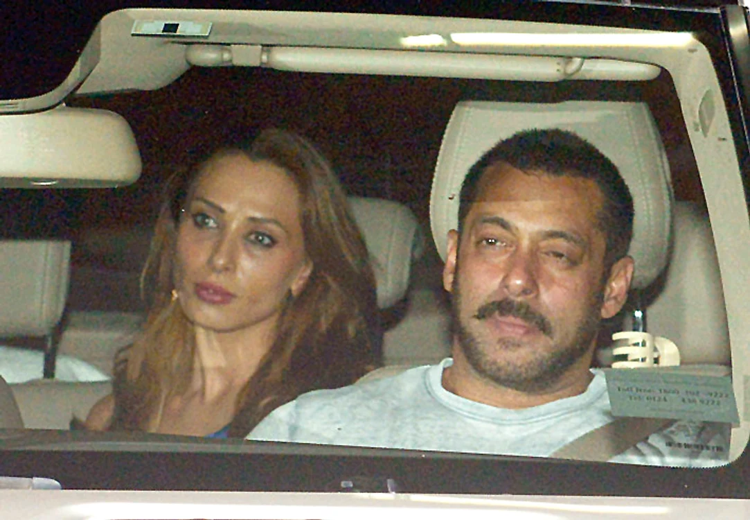 
    Salman şi Iulia au fost  surprinşi împreună, în India  