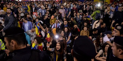 BUCURESTI - PROTEST - LEGEA GRATIERII - PIATA VICTORIEI 3 mai FOTO Mediafax 