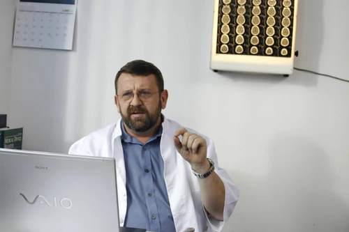 "Secretul e să fii foarte atent la realitatea înconjurătoare" interviu cu actorul şi profesorul Adrian TITIENI jpeg