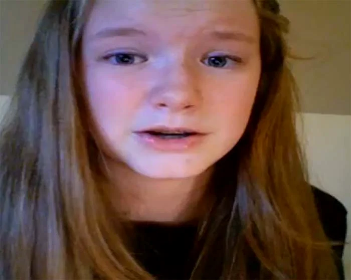 
    Sarah a devenit vedetă pe YouTube  