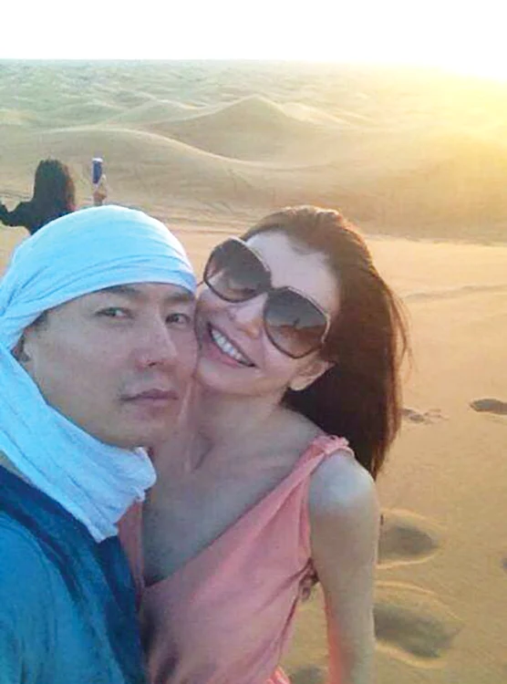 Monica şi Mr. Pink sunt împreună de doi ani