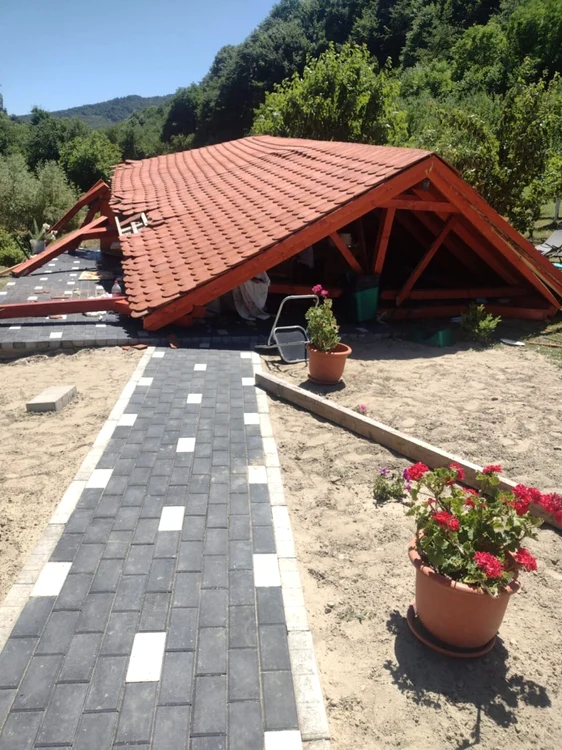 acoperis foisor prăbusit Salaj / foto graiul Salajului