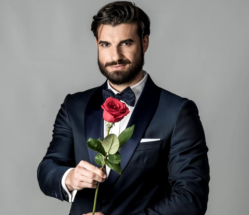 
    Andi Constantin este Burlacul, în curând, la Antena 1foto: Antena 1  