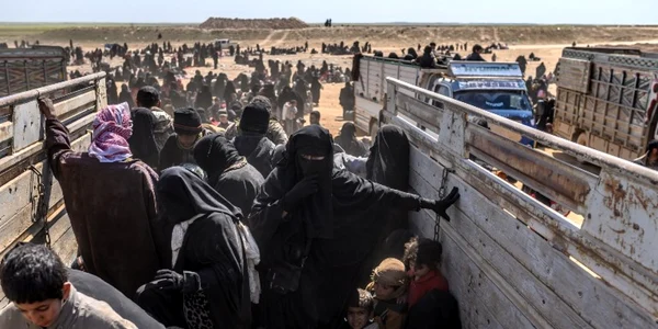 Femei si copii evacuati din Baghouz Siria FOTO AFP