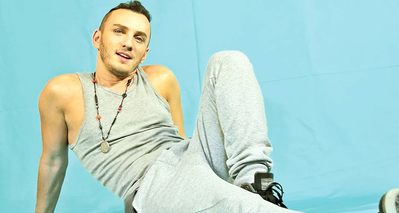 
    Mihai Trăistariu vrea  la Eurovisionul de  la Stockholm, Suedia,  care va avea loc pe  12, 14 şi 16 mai  