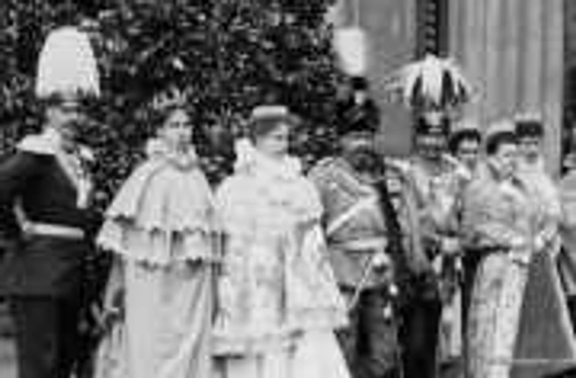 Regina Maria alături de familie, la nunta surorii sale Alexandra, Coburg, 1896 FOTO dinamandache.com