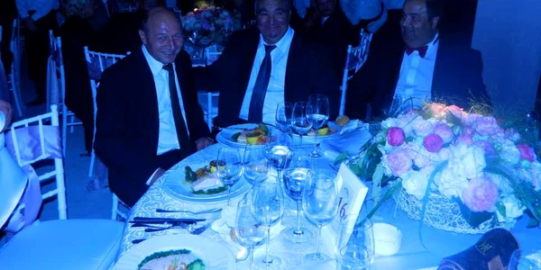 Dorin Cioabă, alături de tatăl său, Florin Cioabă, şi "socrul mic" Traian Băsescu