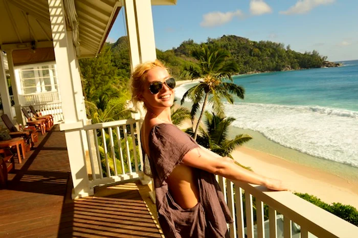 laura cosoi costum de baie