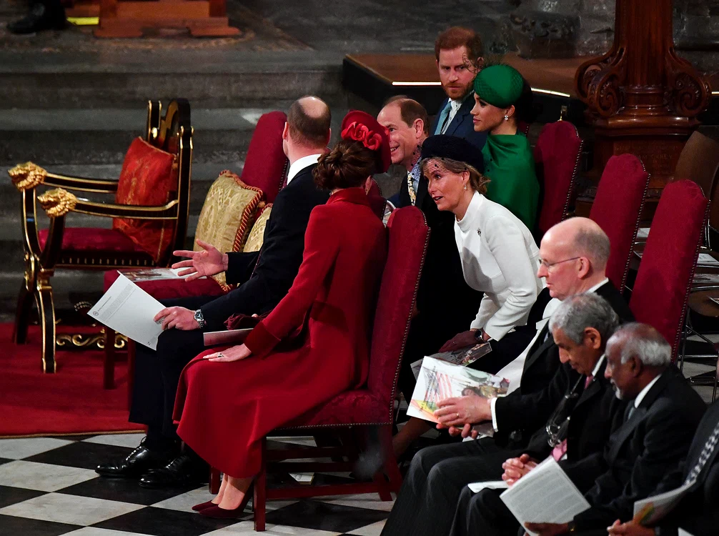 Presa britanică susține că ducii de Sussex au fost ignorați, în timpul ceremoniei