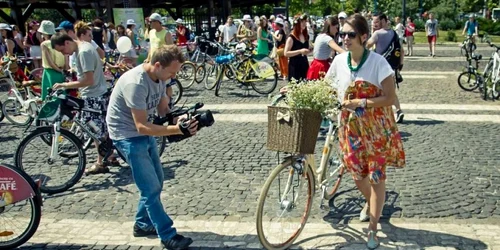 SkirtBike 2014 Bucureşti FOTO Facebook Ciprian Muntele