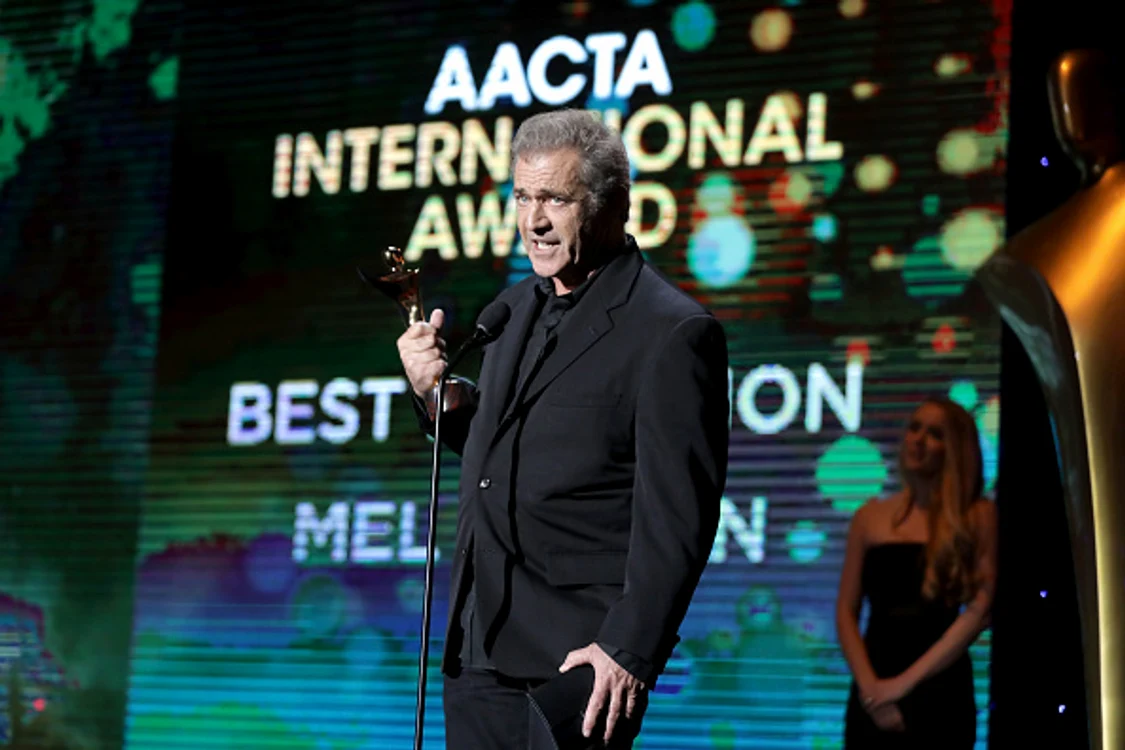 
    Momentul când Warren Beatty și-a dat seama de gafa comisăGetty Images  