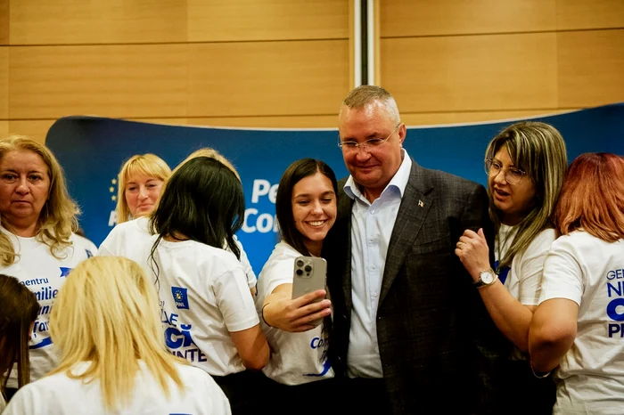 Nicolae Ciucă, la ședința Organizației de Femei a PNL FOTO: Facebook