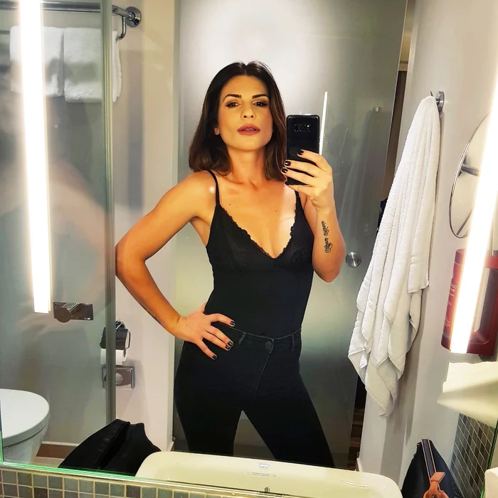 1 ellie white silueta jpg jpeg