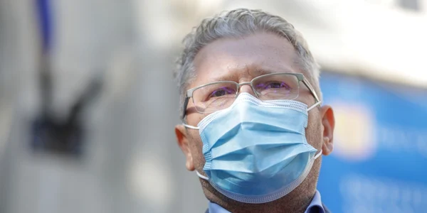 Depunerea listelor de candidaţi PMP pentru Senat şi Camera Deputaţilor la Biroul Electoral Municipal în Bucureşti sambata 17 octombrie 2020 LIVIU NEGOITA FOTO Inquam Photos / George Calin