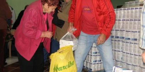 Bistriţa :Primăria împarte făină nevoiaşilor
