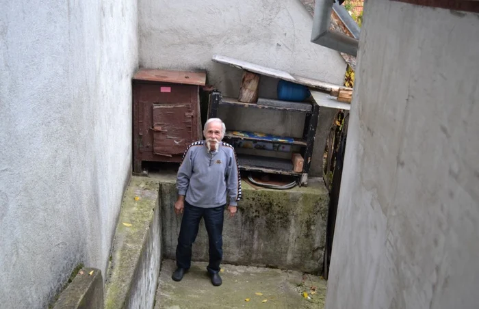 Florin Filipescu şi trămoşul frigiderului. FOTOSimona Suciu