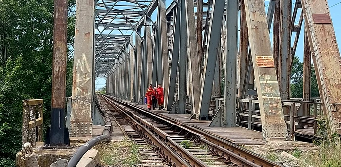 Bărbatul erau beat și dormea pe calea ferată FOTO: ISU Galați