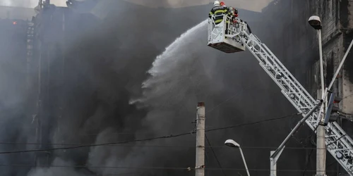 Incendiu Prosper Bucureşti - 22 mar 2022 / FOTO Inquam Photos / Octav Ganea