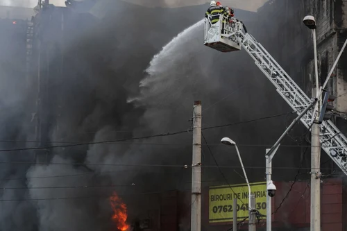 Incendiu Prosper Bucureşti - 22 mar 2022 / FOTO Inquam Photos / Octav Ganea