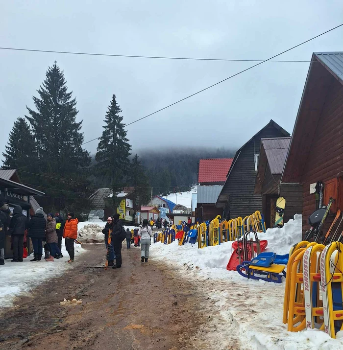 Sunt sănii de închiriat începând de la 20 de lei FOTO Claudia Untaru 