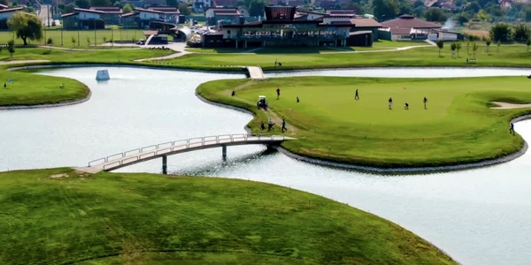 teren golf theodora