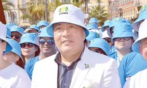 Miliardarul Li Jinyuan a achitat peste 33 de milioane de euro pentru a şi ferici subordonaţii  jpeg