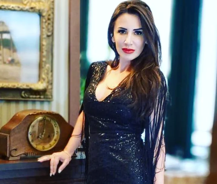 
    Mara Bănică petrece prima zi de Crăciun în aeroportfoto: arhiva personală  