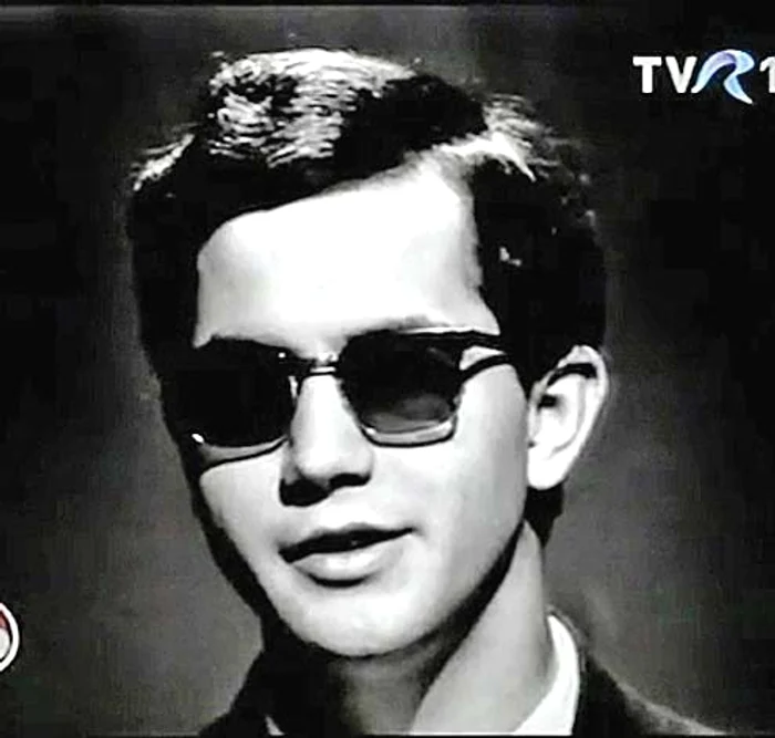 Alături de echipa de fotbal