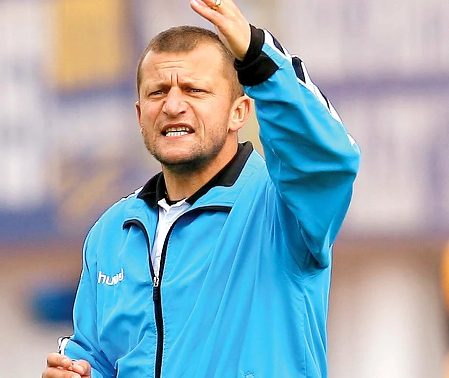 
    Dorinel Munteanu  
