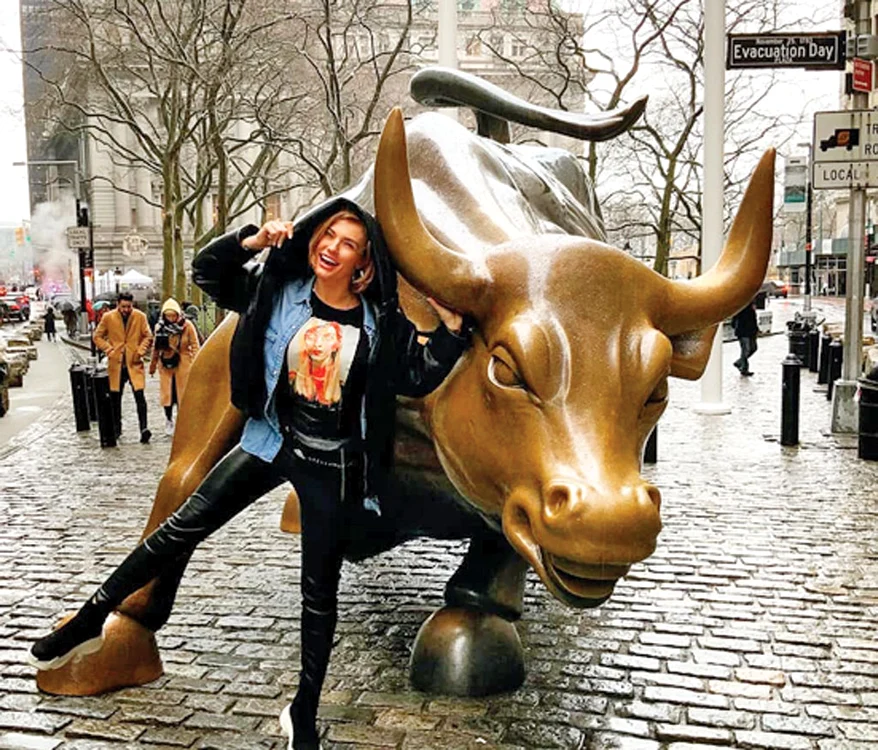 
    În New York, Diana  Enache a vizitat Bursa  şi Rockefeller Center  