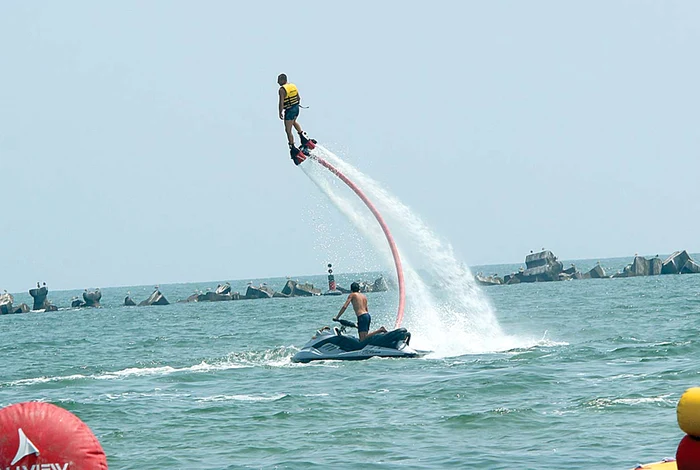 Zece minute  de zburat costă  150 de lei