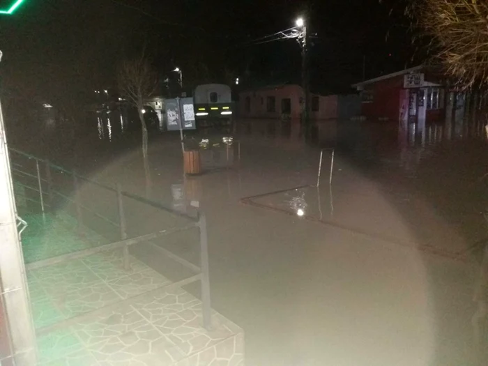 Apă pe carosabil FOTO ISU Teleorman
