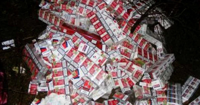 Bistriţa : Un hunedorean a fost prins cu peste 3.000 de pachete de ţigări netimbrate