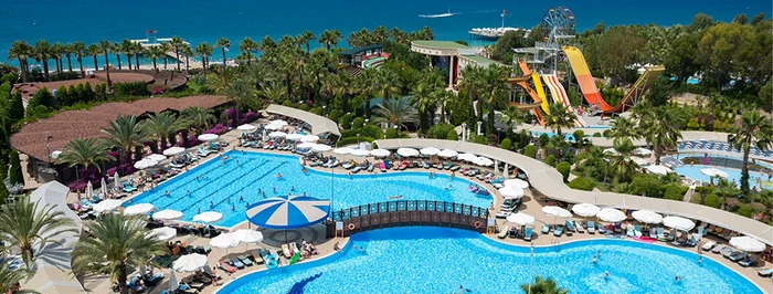 Hotel cu piscină în Turcia