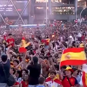 suporteri spania, dupa titlul obținut de Spania FOTO captura Beanyman Sport png