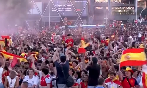 suporteri spania, dupa titlul obținut de Spania FOTO captura Beanyman Sport png