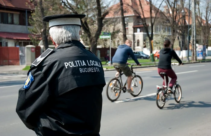 politie locala bicicleta strada foto mediafax