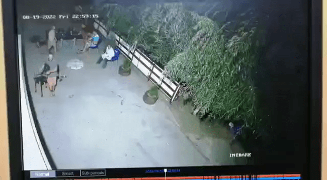 Altercație violentă, ca în vestul sălbatic, într-un bar din Dâmbovița VIDEO