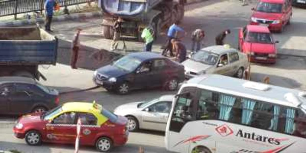 Zona centrală paralizată de lucrări