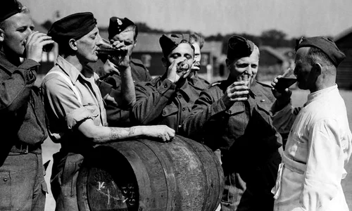 Băutura în vremea războiului  Ce şi cum beau soldaţii? jpeg