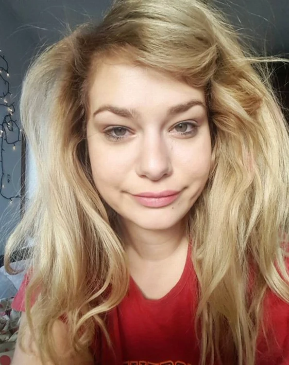 Fely Donose s-a fotografiat ciufulită şi umflată la faţă