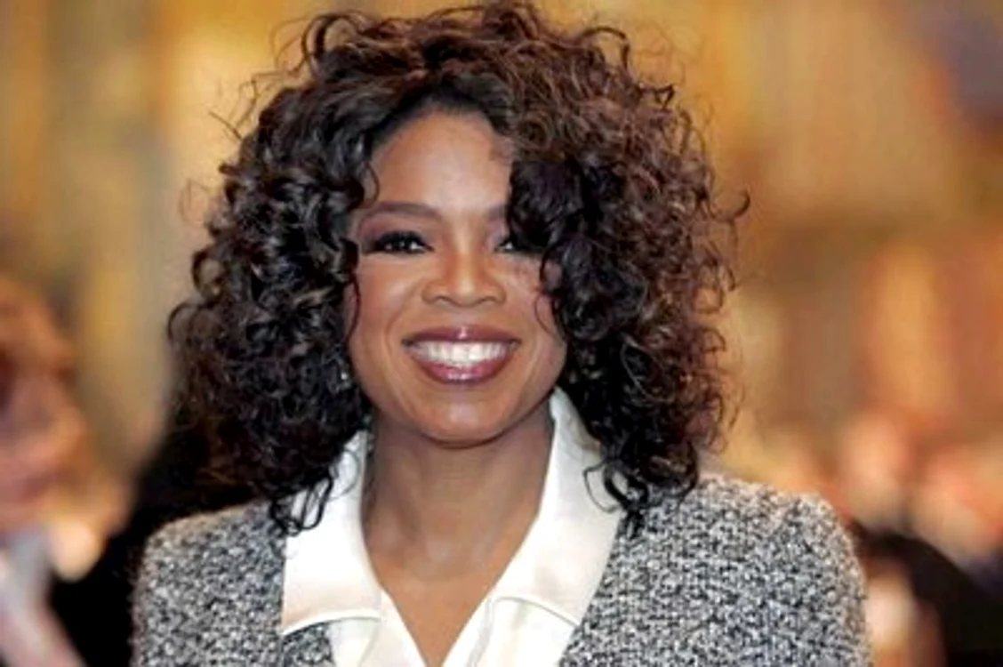 
    După 25 de ani, Oprah Winfrey renunţă la emisiunea care a consacrat-o  